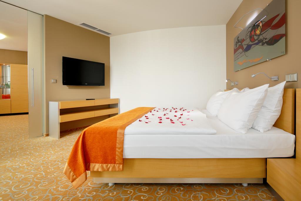 Orea Hotel Atrium โอโตรโกวิตเซ ห้อง รูปภาพ