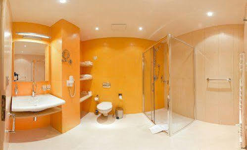 Orea Hotel Atrium โอโตรโกวิตเซ ภายนอก รูปภาพ